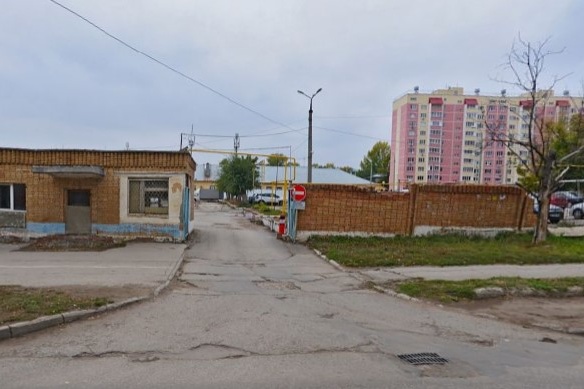 Территория бывшей воинской части — чуть ли не единственный в этом районе еще не застроенный кусок земли Территория бывшей воинской части — чуть ли не единственный в этом районе еще не застроенный кусок земли
