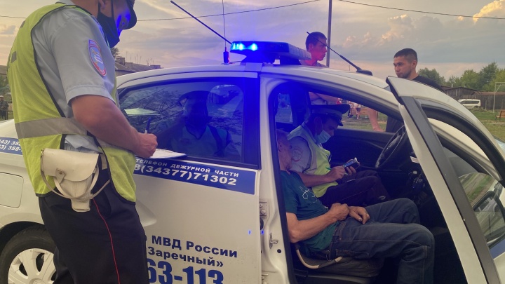 В Свердловской области пьяный водитель протащил ребенка 50 метров под днищем машины
