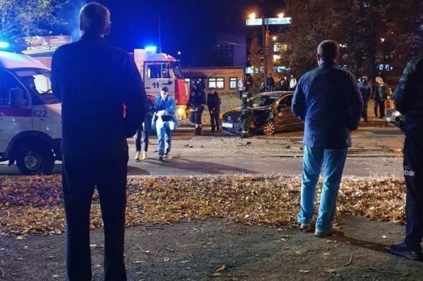 ДТП произошло на пересечении Комсомольского проспекта и Молдавской ДТП произошло на пересечении Комсомольского проспекта и Молдавской