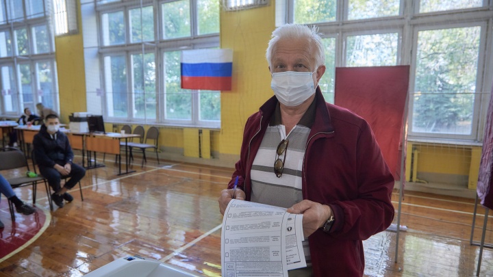Саратов голосующий: фоторепортаж с избирательных участков