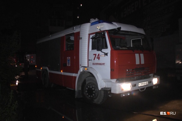 Пожар начался во втором часу ночи Пожар начался во втором часу ночи