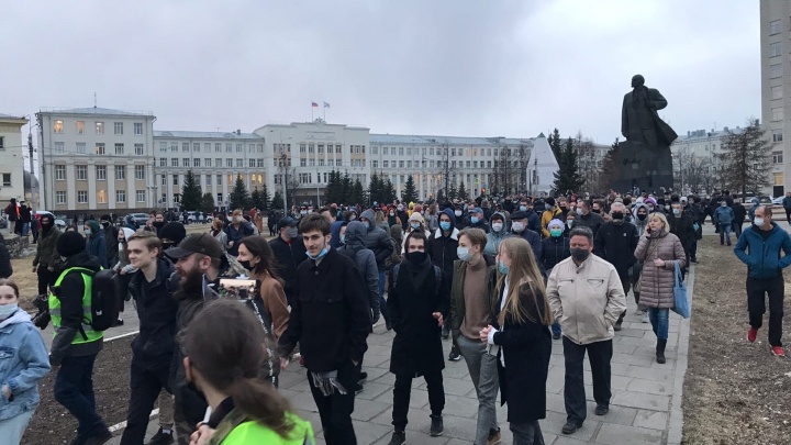 В Архангельске началось несогласованное шествие в поддержку Навального