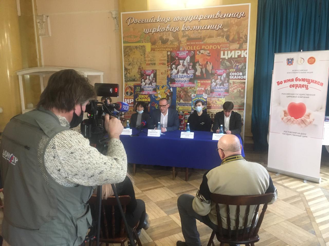 Согласно статистике, в нашей стране врачи спасли от вируса более трех миллионов человек Согласно статистике, в нашей стране врачи спасли от вируса более трех миллионов человек