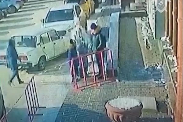 Женщине пришлось накладывать швы Женщине пришлось накладывать швы