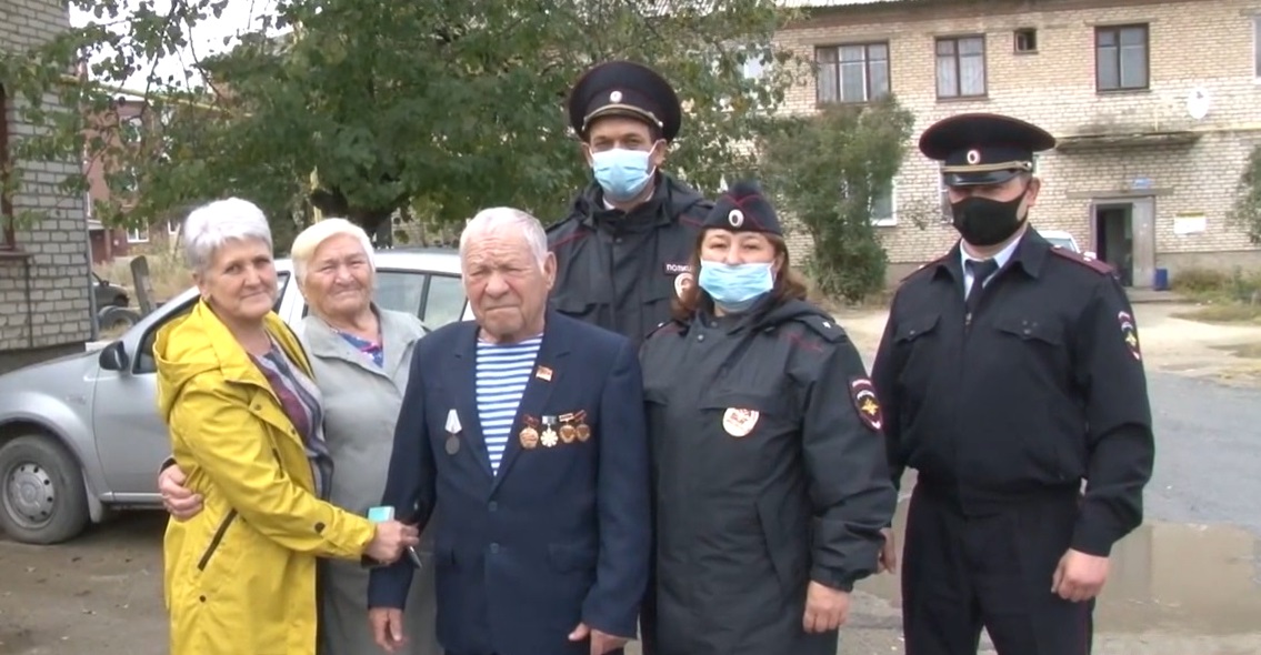 В лесу под Екатеринбургом нашли 82-летнего пенсионера, который ушел за грибами и пропал