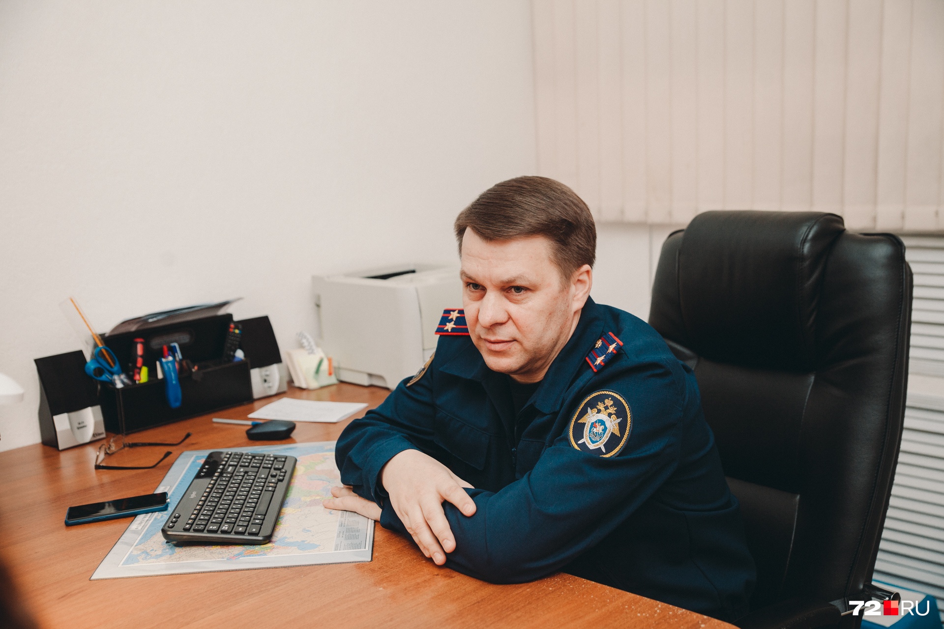Дмитрий Савельев говорит, что решил связать свою жизнь с правоохранительными органами по зову сердца. Он из династии силовиков. Его дед работал прокурором, а отец — военный Дмитрий Савельев говорит, что решил связать свою жизнь с правоохранительными органами по зову сердца. Он из династии силовиков. Его дед работал прокурором, а отец — военный 