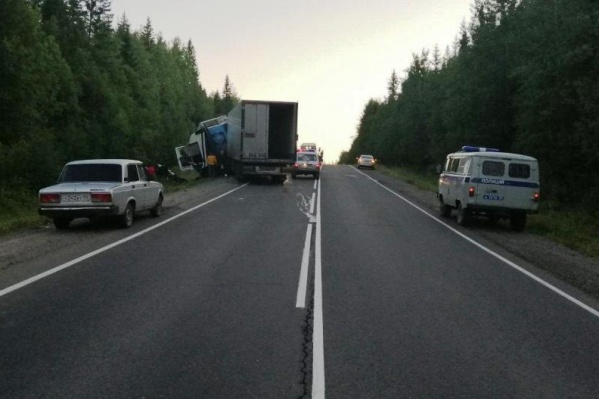 Предварительно — фура выехала на встречку Предварительно — фура выехала на встречку