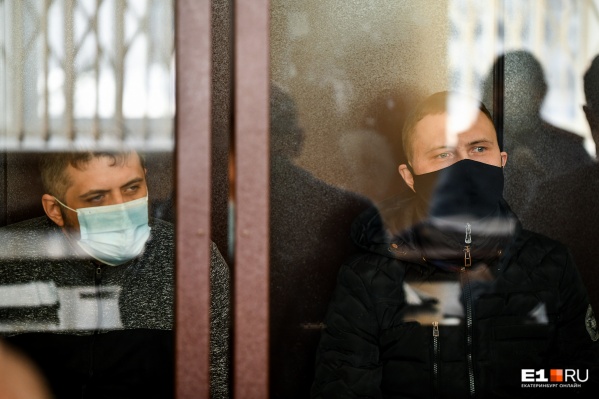 Обвиняемые находятся под стражей уже около года Обвиняемые находятся под стражей уже около года