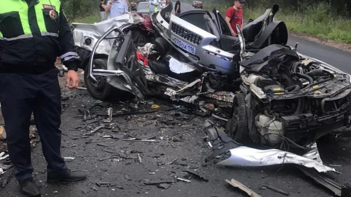 «4 трупа уже»: в больнице скончалась одна из пострадавших в аварии на трассе в Ярославской области