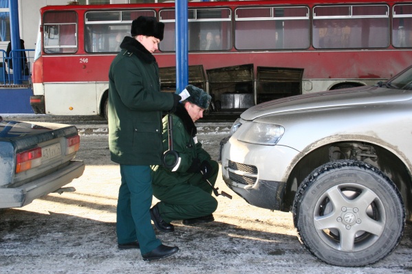 Курганцы уже несколько раз судились с Тюменской таможней из-за ареста автомобилей, купленных в Армении или Киргизии Курганцы уже несколько раз судились с Тюменской таможней из-за ареста автомобилей, купленных в Армении или Киргизии
