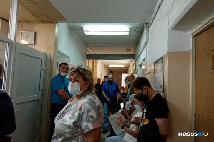Очередь на прививку в поликлинике <nobr class="_">№ 12</nobr> Очередь на прививку в поликлинике <nobr class="_">№ 12</nobr>