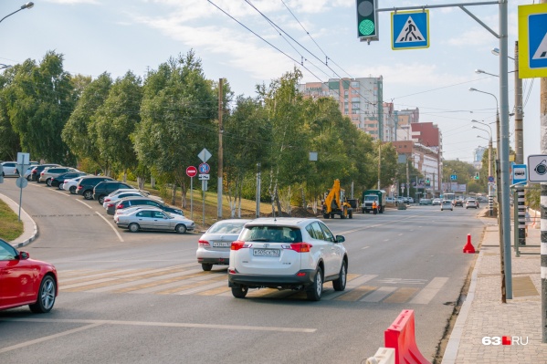 Волжский проспект тянется от «Ладьи» до Драмтеатра Волжский проспект тянется от «Ладьи» до Драмтеатра