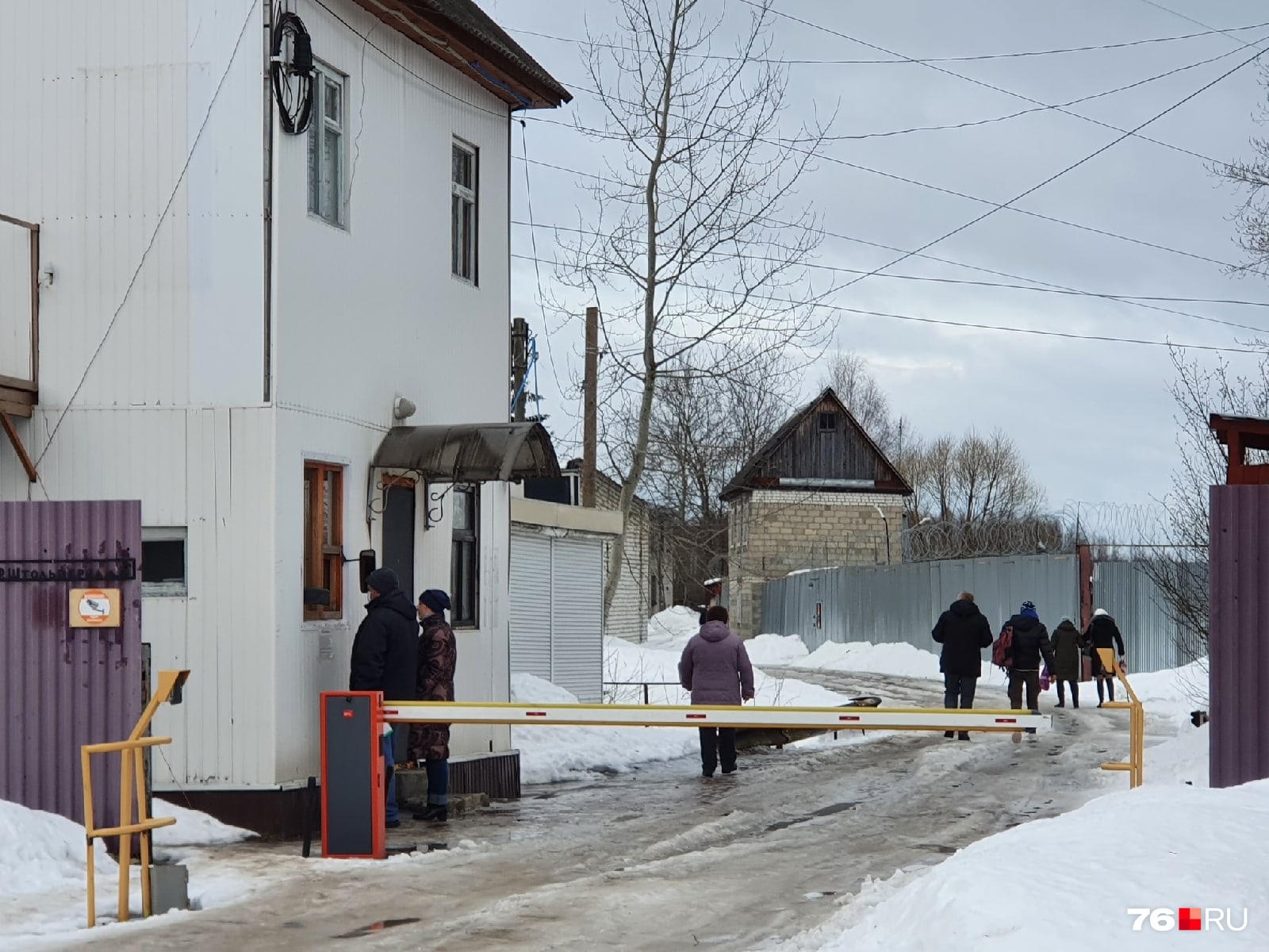 Красная колония в чёрном городе: репортаж из Покрова, где сидит Алексей  Навальный | 03.03.2021 | Красноярск - БезФормата