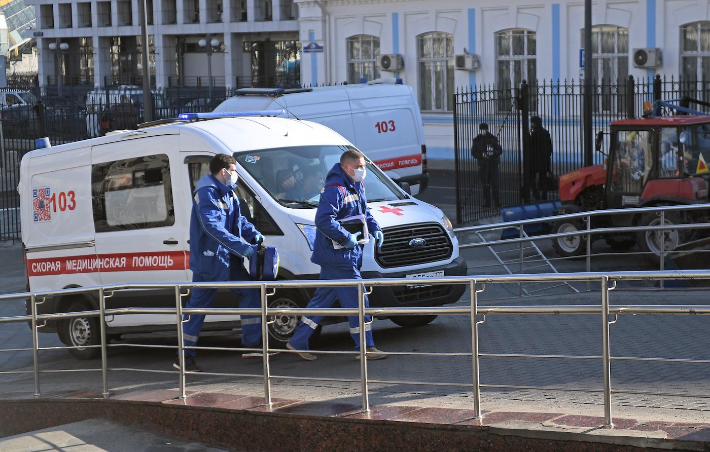 Ты все майские пропела? Так в «Ленэкспо» попляши: как в Петербурге прорезалась третья волна