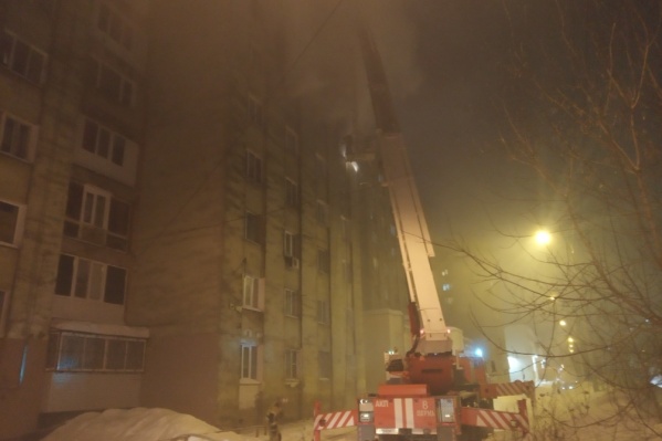 В тушении пожара и эвакуации задействовали 19 единиц техники В тушении пожара и эвакуации задействовали 19 единиц техники