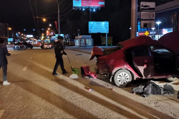Автомобиль получил серьезные повреждения Автомобиль получил серьезные повреждения