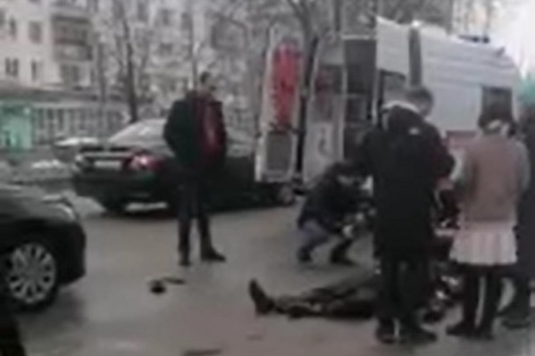 Момент, когда пострадавших загружали в скорую Момент, когда пострадавших загружали в скорую 