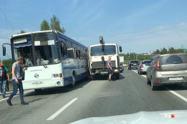 В междугородном автобусе, по предварительным данным, никто не пострадал В междугородном автобусе, по предварительным данным, никто не пострадал