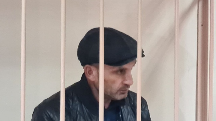 В Екатеринбурге суд продлил срок задержания продавцам паленого алкоголя, от которого погибли 18 уральцев