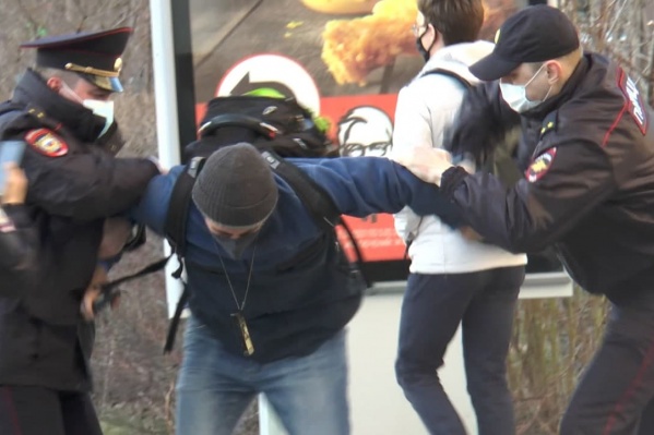 Татьяна Мерзлякова считает, что в последнее время на протестных акциях полиция часто проявляет жестокость и необоснованно задерживает людей Татьяна Мерзлякова считает, что в последнее время на протестных акциях полиция часто проявляет жестокость и необоснованно задерживает людей