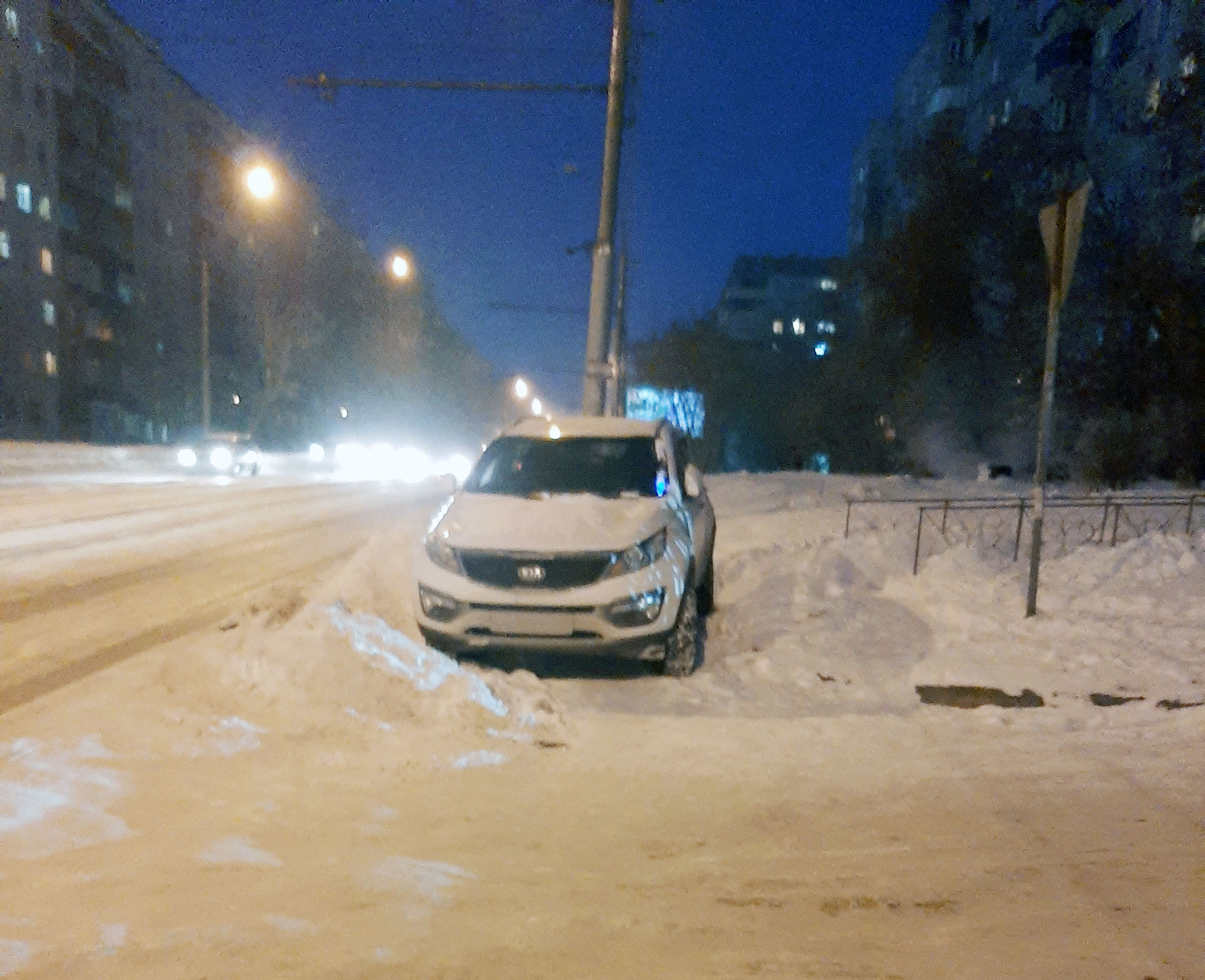 Заехал на тротуар Заехал на тротуар