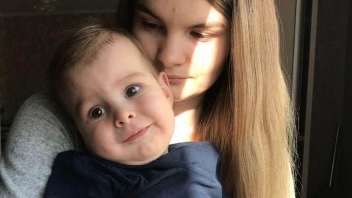 «Сняли швы с животика»: в Волгограде малыша со страшным диагнозом вновь подключили к ИВЛ