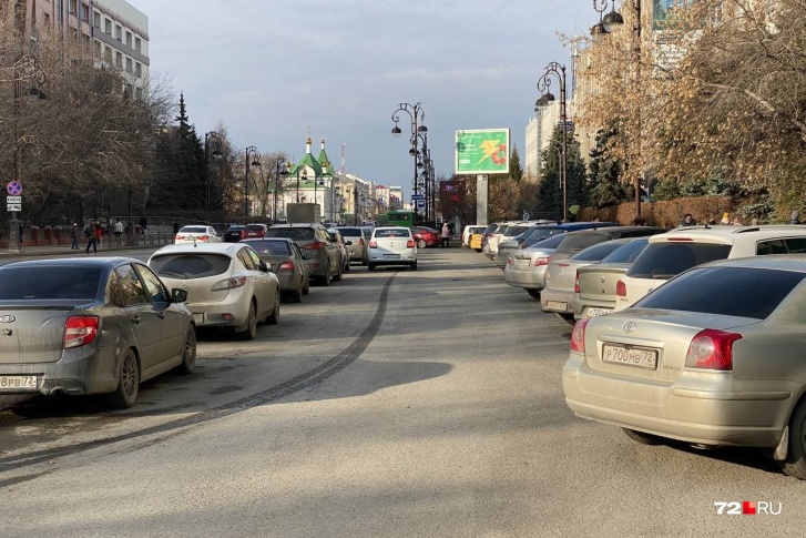 Многие пешеходы страдают от потребности водителей оставить свое авто во что бы то ни стало Многие пешеходы страдают от потребности водителей оставить свое авто во что бы то ни стало