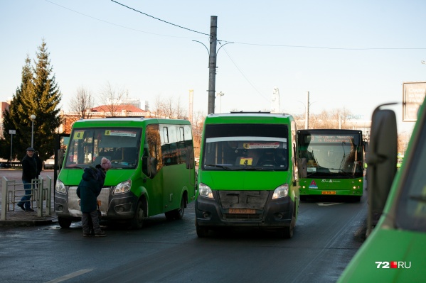 Депутат недоволен, что маршрутки создают пробки в городе Депутат недоволен, что маршрутки создают пробки в городе
