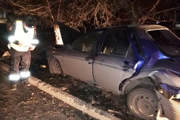 В Ford Orion погиб двухлетний пассажир. Он вылетел через разбитое стекло В Ford Orion погиб двухлетний пассажир. Он вылетел через разбитое стекло