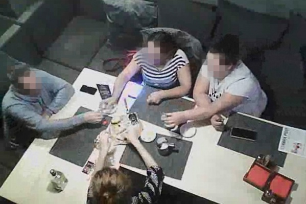 Чиновники устроили разборки в баре Чиновники устроили разборки в баре