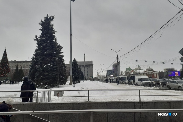 Такие ограждения обычно используют на протестных акциях Такие ограждения обычно используют на протестных акциях 