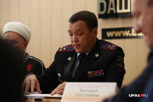 Динар Гильмутдинов планирует сменить должность главного госавтоинспектора Башкирии на кресло депутата Госдумы Динар Гильмутдинов планирует сменить должность главного госавтоинспектора Башкирии на кресло депутата Госдумы