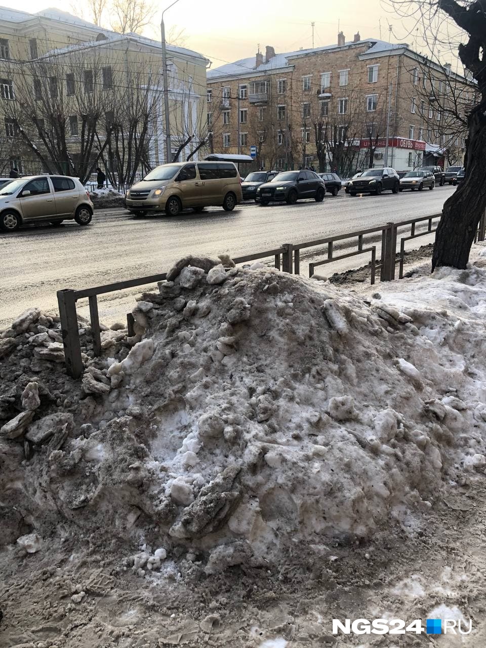 Складирование снега на Свободном Складирование снега на Свободном