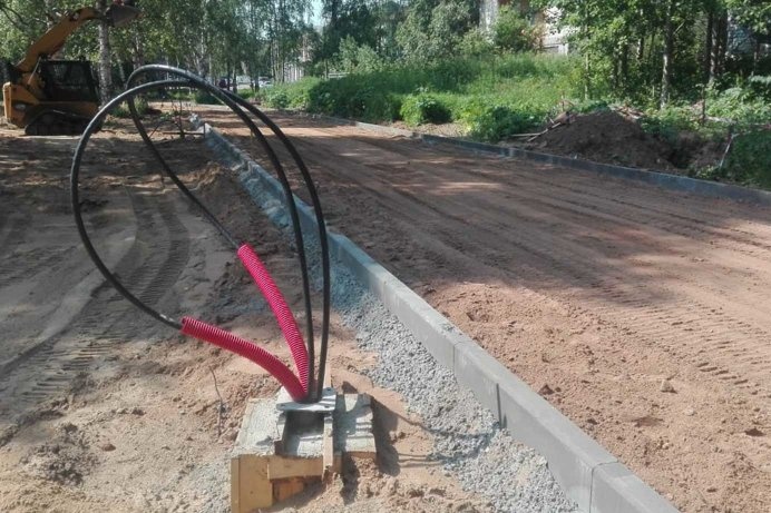 В парке проложат дорожки, установят освещение, скамейки и тренажеры В парке проложат дорожки, установят освещение, скамейки и тренажеры