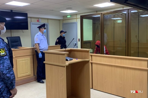 Виталия Бережного, которого обвиняют в убийстве 8-летней Насти Муравьевой, заключили под стражу. Его отправили в СИЗО на 2 месяца Виталия Бережного, которого обвиняют в убийстве 8-летней Насти Муравьевой, заключили под стражу. Его отправили в СИЗО на 2 месяца