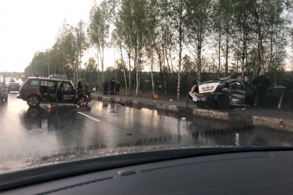Машины раскидало по дороге Машины раскидало по дороге