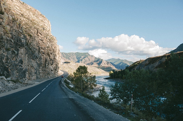 Чуйский тракт входит в десятку самых красивых дорог мира