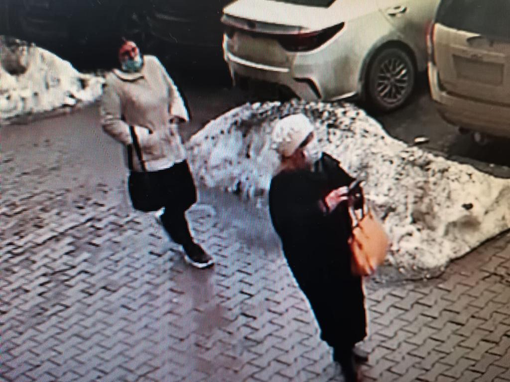 В Екатеринбурге разыскивают банду цыганок, которые воруют у пожилых людей деньги