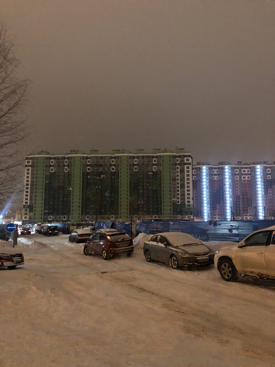 Жилой комплекс в Приморском районе терпит бедствие в мороз. Уже семь часов он остаётся без света, воды и тепла