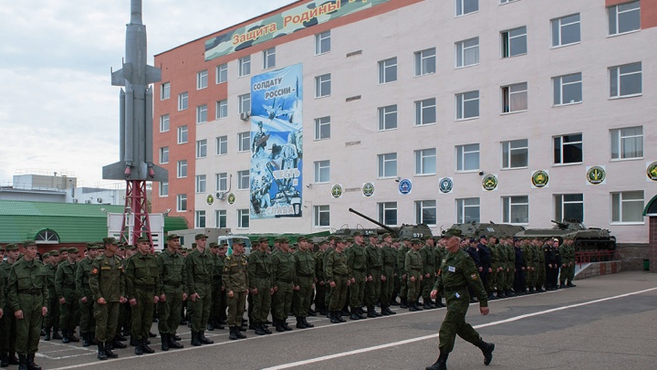 «Задача поставлена краткосрочная»: в военкоматах Уфы собирают батальон добровольцев для отправки на Украину