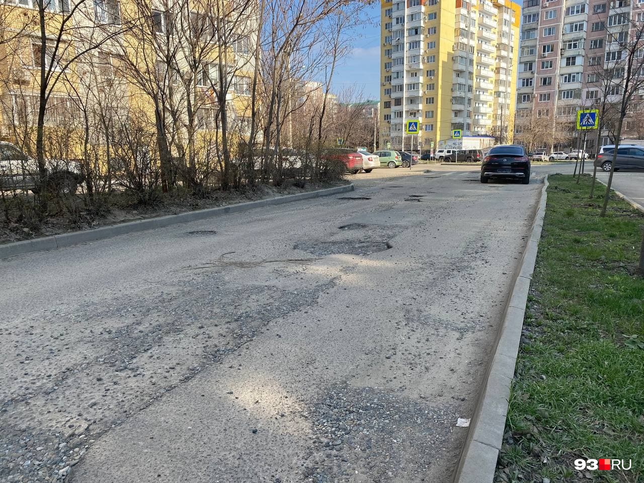 Состояние дороги после зимы Состояние дороги после зимы