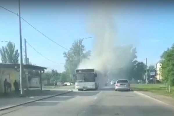 Это уже третий горящий автобус за последний месяц Это уже третий горящий автобус за последний месяц