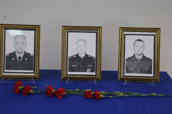 Погибшие при пожаре — Максим Рябцев, Алексей Пузырёв, Анатолий Жалнерчик Погибшие при пожаре — Максим Рябцев, Алексей Пузырёв, Анатолий Жалнерчик 