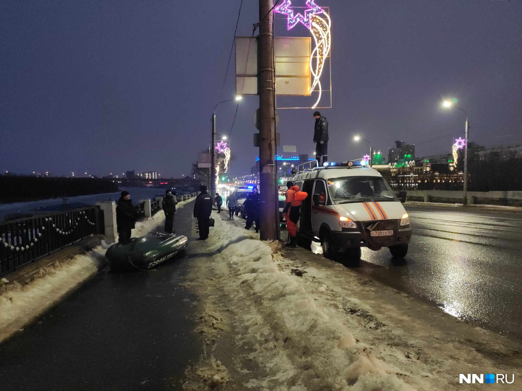 В Нижнем Новгороде подросток погиб после падения с Канавинского моста