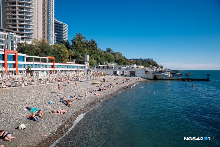 В нынешнее время пляжи Сочи — один из главных вариантов летнего отдыха