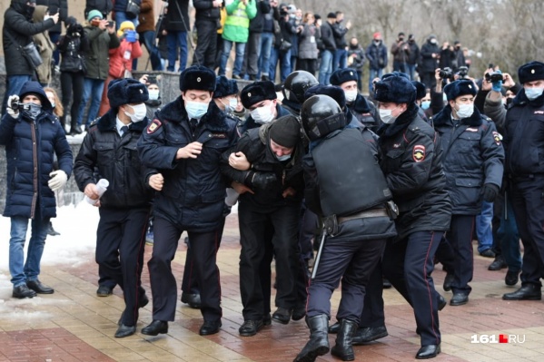 Власти упрекали марши в отсутствии санитарного расстояния Власти упрекали марши в отсутствии санитарного расстояния