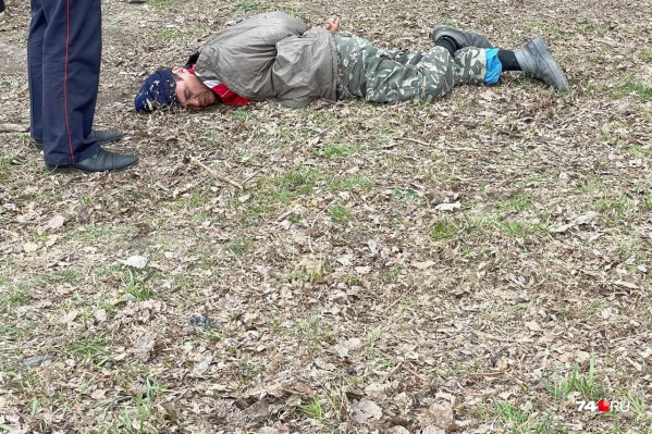Прохожие не дали мужчине убежать и вызвали полицию Прохожие не дали мужчине убежать и вызвали полицию