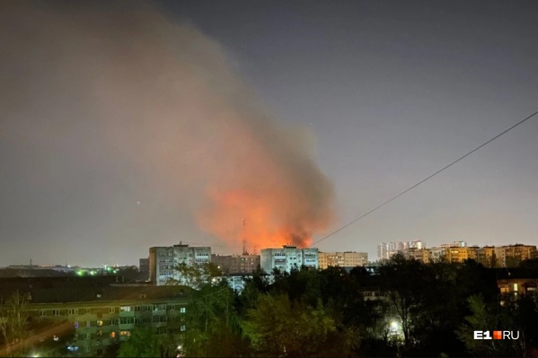 Пожар было видно издали Пожар было видно издали