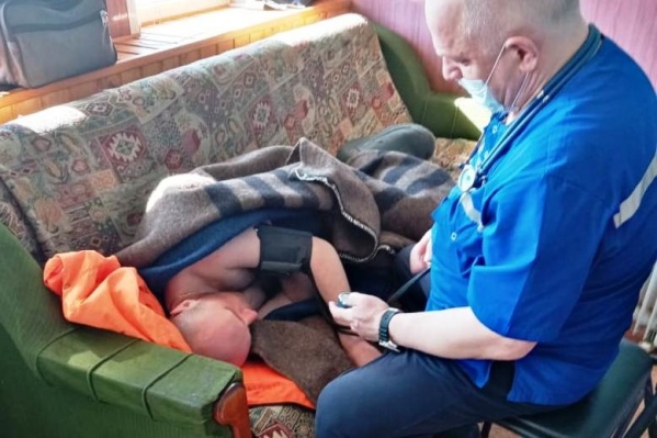 Мужчину сразу передали медикам Мужчину сразу передали медикам