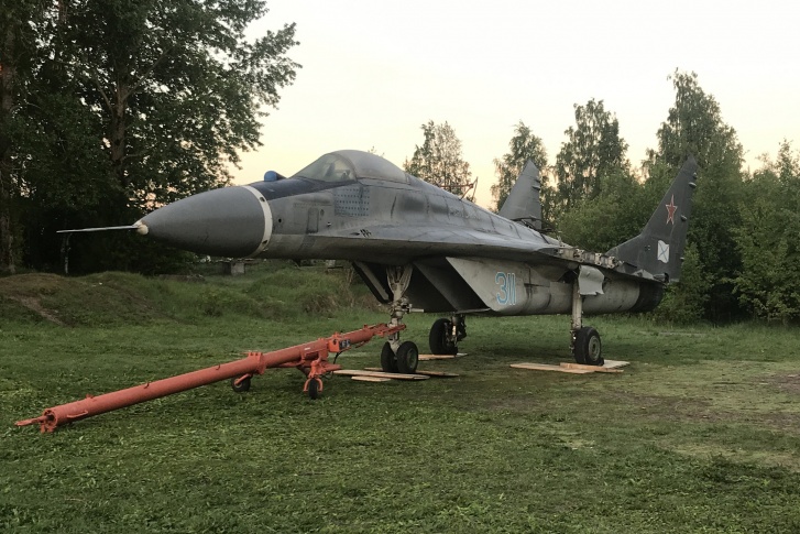 Идея установить истребитель у Дворца молодежи прозвучала еще в <nobr class="_">2014 году</nobr> Идея установить истребитель у Дворца молодежи прозвучала еще в <nobr class="_">2014 году</nobr>